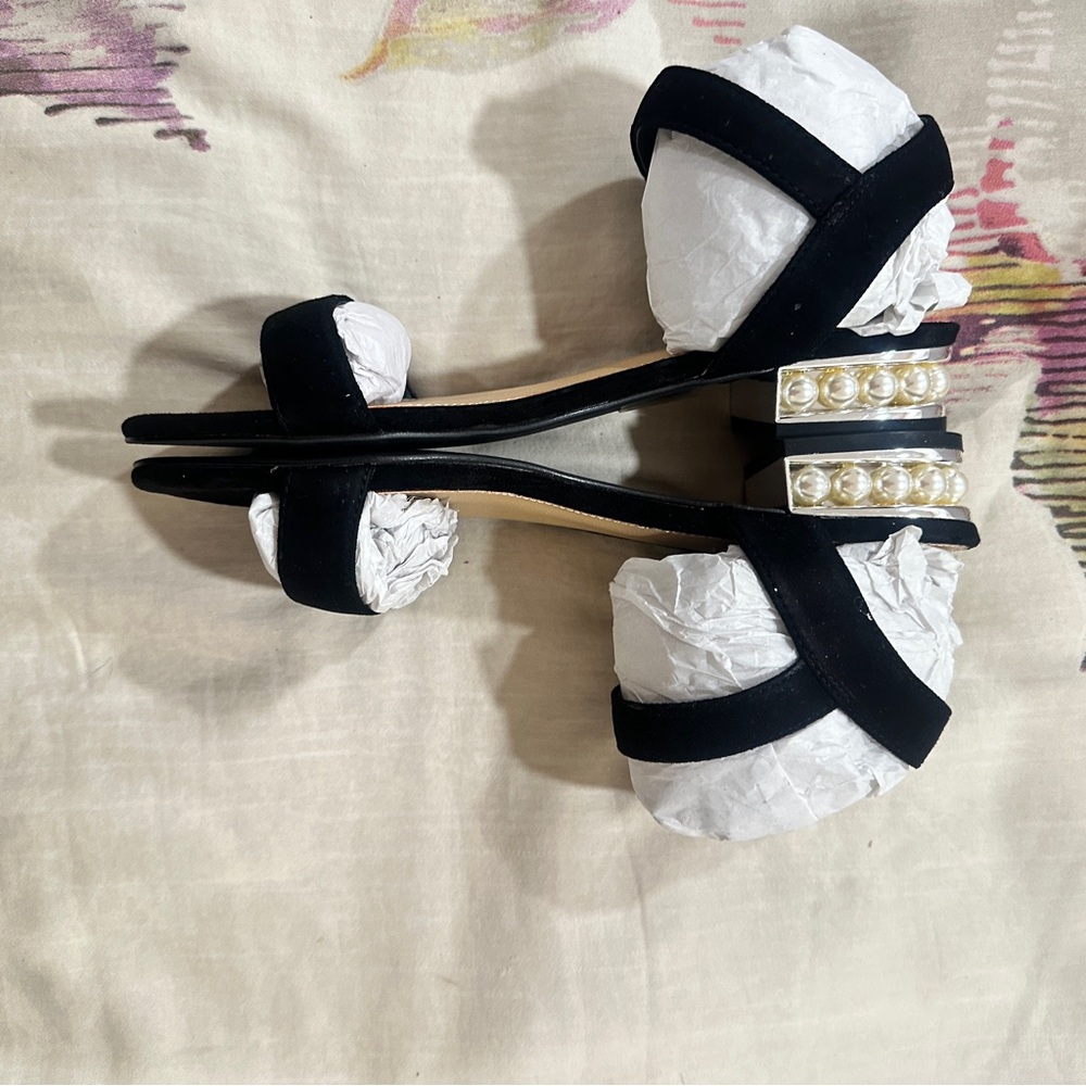 NIB Steve Madden Cashmere Black SUEDE Sandals with Pearl Heals - Size 8.5